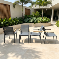 Chaise de salle à manger moderne minimaliste en aluminium léger avec accoudoirs en bois, écologique, résistante aux intempéries, empilable, pour extérieur et villa