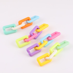 ตัวล็อคโซ่แบบฉีดขึ้นรูปสีพื้นสี่ส่วน ทำจากพลาสติกเรซิ่น สำหรับงาน DIY เครื่องประดับรูปตัว U สไตล์มาการอง - Product Image 4