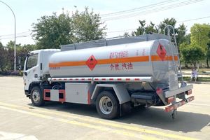 Camión Cisterna de Combustible Dongfeng 4*2 de 10 Metros Cúbicos y 165 HP para Transporte de Líquidos Inflamables, Camión de Reabastecimiento - Product Image 4