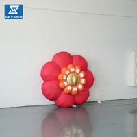 Modèle de fleur rouge gonflable personnalisé, décoration de scène pour lieux touristiques en plein air, accessoire floral géant gonflable pour la décoration d'événements et de fêtes