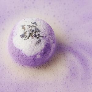 Bombes de bain OEM relaxantes pour l'éclaircissement de la peau Coffret cadeau Vapeur de douche essentiel Bombe de bain bourgeon de lavande violet à bulles - Product Image 2
