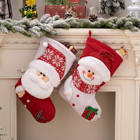 Chaussette de Noël 3D en peluche brodée Père Noël Bonhomme de neige, grande chaussette cadeau pour bonbons de Noël, ornement suspendu pour cheminée et arbre de Noël