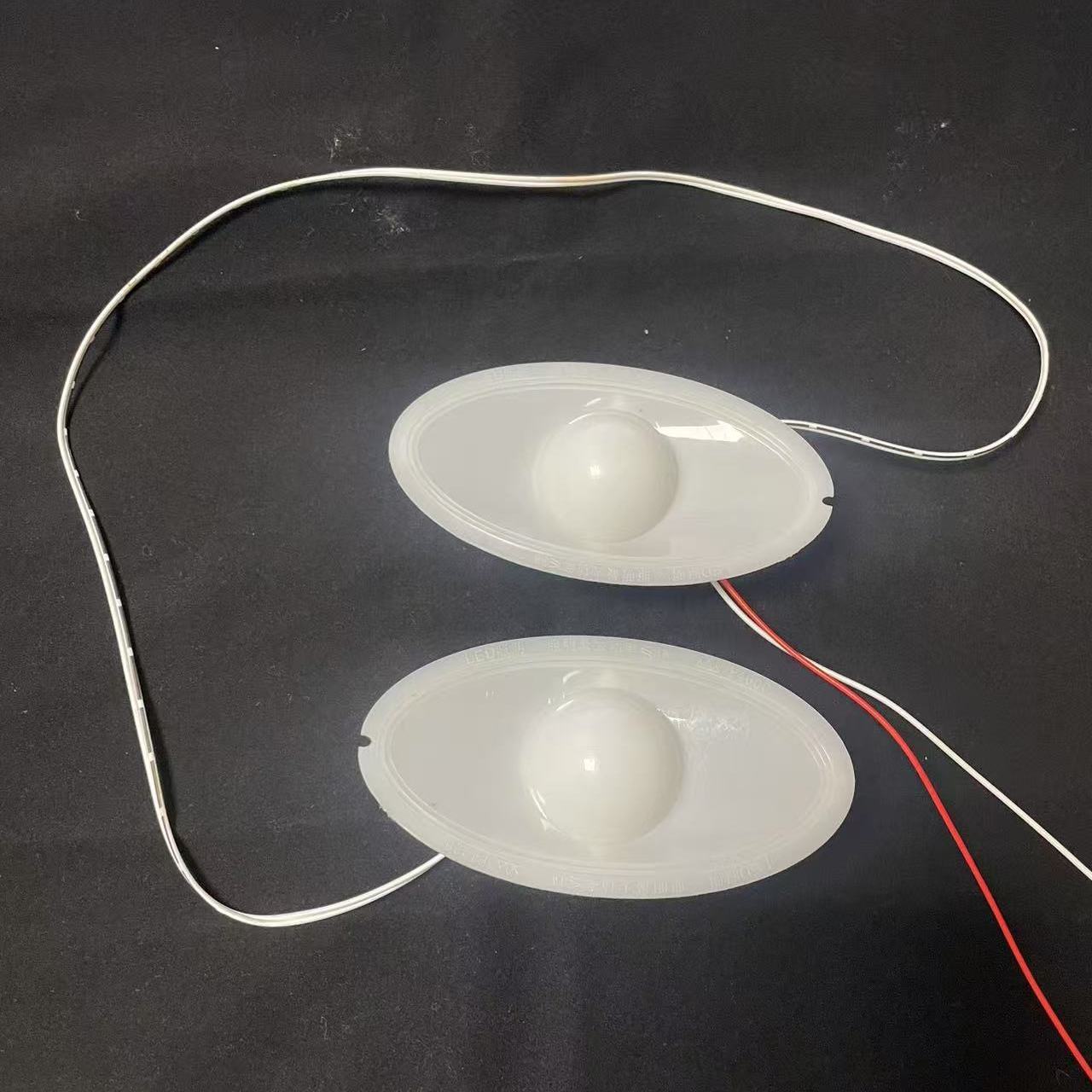 Opción A: Pequeñas luces LED ovaladas (par)