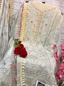 Nouvelle collection de costumes pakistanais imprimés en coton pur avec une lourde collection de costumes de pelouse semi-brodée - Product Image 3