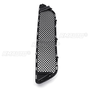 กระจังหน้าสีดำเงาแบบเรซซิ่ง สำหรับ Mercedes-Benz C-Class AMG W204 ปี 2008-2014 - Product Image 3