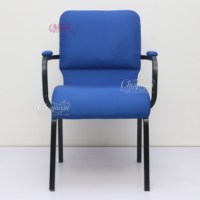 Chaises d'église empilables durables personnalisées 2026 avec accoudoirs pour églises, appartements, hôpitaux et usage commercial – Vente en gros