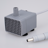 Pompe submersible à moteur sans balais 5V CC OEM personnalisable pour distributeurs d'eau pour animaux de compagnie avec support d'eau propre