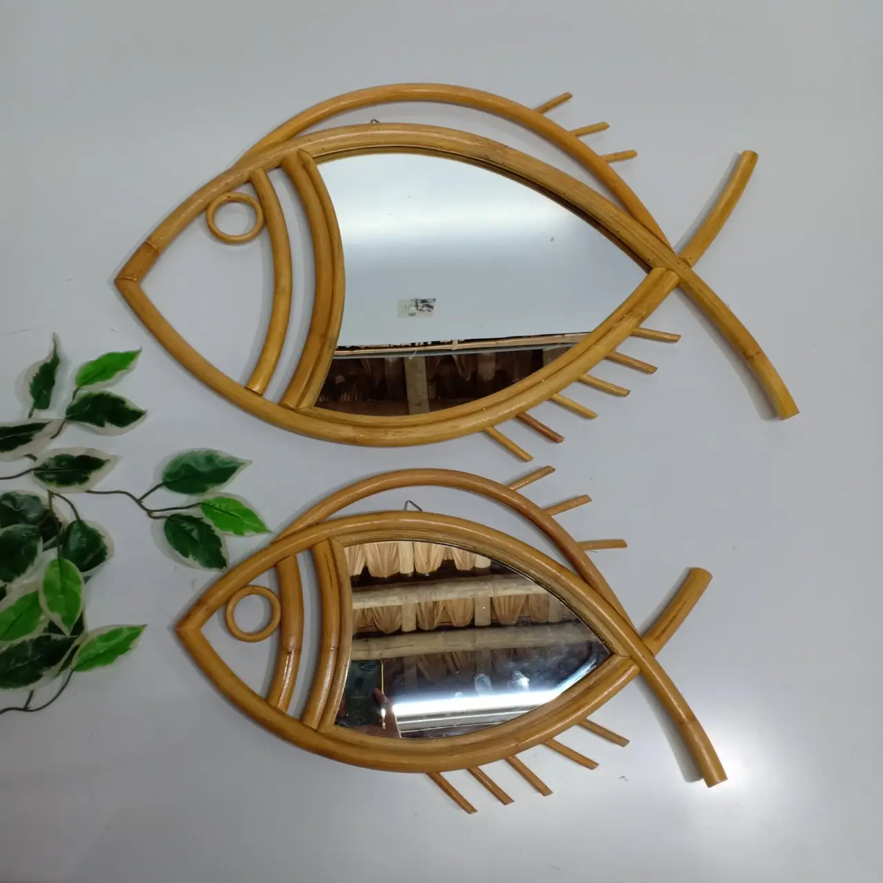 Espejo de pared de ratán en forma de pez para decoración del hogar