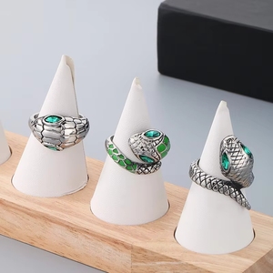 Bague Serpent Vintage Hip Hop en Acier Inoxydable, Serpent Enroulé Gothique Punk Streetwear, Bagues pour Hommes, Bijoux en Gros - Product Image 4