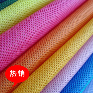 Tissu non tissé enduit de PE 110cm-180cm imperméable respirant doux pour usage textile - Product Image 1
