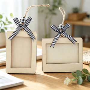 Cornici Fotografiche Natalizie Personalizzabili in Legno Ecologico da Appendere con Fiocco per Casa, Regalo e Decorazioni Natalizie - Product Image 5