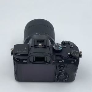 Cámara sin Espejo <span class=keywords><strong>Sony</strong></span> <span class=keywords><strong>A7III</strong></span>+28-70 Usada, Lista para Venta al Por Mayor, Ideal para Abastecimiento al Por Mayor, Cámara de Video 4K, Full-Frame - Product Image 3