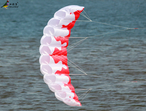 Cerfs-volants à double ligne de 2 m avec des couleurs rouge et blanche et un design de flamme Cerfs-volants puissants - Product Image 3