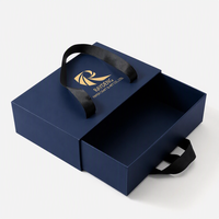Boîte d'emballage de luxe personnalisée pour perruques avec logo en feuille d'or, ruban et poignée, boîte tiroir rigide en papier premium pour la vente au détail d'extensions capillaires