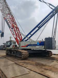 Second Hand Zoomlion 200T Crawler Crane Low Working Hours Stable Performance Heavy Duty Track Crane With Complete Boom - Product Image 5