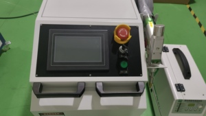 Machine de soudage laser portative CS Tec 4-en-1 3000W pour le métal, le laiton, l'aluminium : soudage, nettoyage, découpe, et traitement des coutures de soudure - Fourniture directe usine - Product Image 4