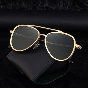 Gafas de sol de aviador KSL-98286 para hombre, montura negra, lentes de PC, protección UV400, clase 2, montura de plástico y metal - Product Image 4
