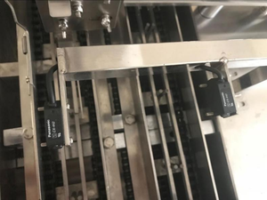 Một hoặc hai màu đôi kênh kem sô cô la bánh sandwich bánh quy cookie với bao bì dòng chảy liên tục - Product Image 6