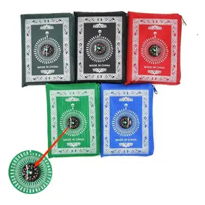 2023 Hot Selling Fashion Islamic Foldable Non-slip Prayer Rug with Compass Wholesale Waterproof Muslim Travel Prayer Mat Pocket
