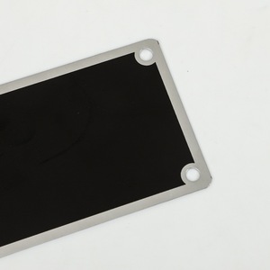 Placa de Identificación de Aluminio Quanxin, Placa Metálica para Productos Electrónicos y Electrodomésticos en Vehículos, Personalizable con Acabado Esmaltado - Product Image 4