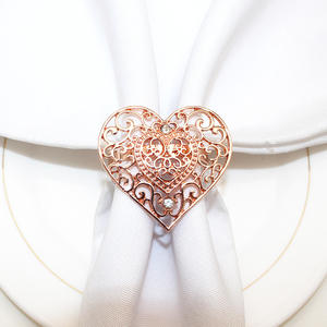 Günstige Valentinstag Servietten ring halter Metall Liebe Servietten ring Aushöhlen Herzform Servietten ringe für die Hochzeit - Product Image 6