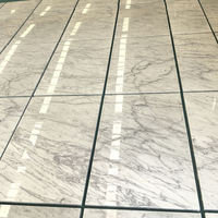 Carreaux de sol en marbre blanc Statuario, design décoratif mural et de sol carré sur mesure, motif maison blanche comme neige, pour escalier et salon
