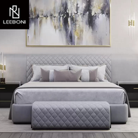 Lit de luxe italien, dernier design, tissu en velours, grande tête de lit, lit super king size