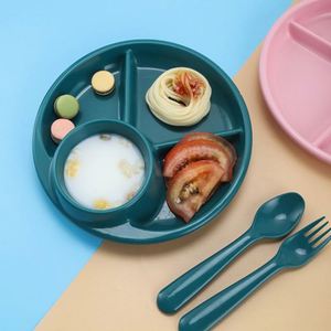 Juego de Alimentación para Bebés de Silicona de Grado Alimenticio, Libre de BPA, Plato con Ventosa, Cuchara y Tenedor, Logotipo Personalizable - Product Image 4