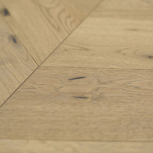 Piso de Madera Real de <span class=keywords><strong>Roble</strong></span> Blanco Resistente al Agua Apolloxy, Acabado Liso con Protección UV, Grado ABC, Diseño Chevron de 60 Grados - Product Image 3