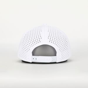 Gorra de Béisbol Personalizada con Parche de PVC con Logotipo, Impermeable, de 5 Paneles, con Corte Láser Perforado, de Poliéster y Spandex, para Deportes de Alto Rendimiento - Product Image 3