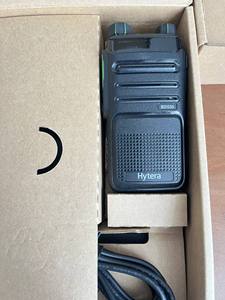 วิทยุสื่อสารพกพา HYTERA รุ่น BD550 BD558 พร้อมหน้าจอ OLED VHF IP54 สำหรับการสื่อสารระยะไกล - Product Image 1