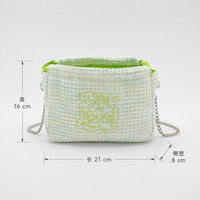 Sac à bandoulière tendance en tricot coloré avec cordon de serrage, broderie lettre, sac seau élégant, sac à chaîne, sac bandoulière croisé