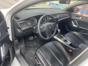 Vente en gros – <span class=keywords><strong>Voiture</strong></span> d'occasion de style français <span class=keywords><strong>Peugeot</strong></span> 408 Édition Deluxe Modèle 2015 1.8L <span class=keywords><strong>Automatique</strong></span> Version Luxe - Product Image 5