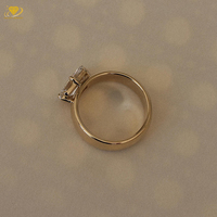 Bague en or massif 10K avec diamant de laboratoire certifié IGI 2 carats taille Radiant, style Cigar Band, et diamants effet glace pilée, pour Hommes et Femmes
