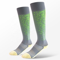 Chaussettes de football antidérapantes en usine en Chine Chaussettes de football pour hommes avec logo personnalisé Chaussettes de football de haute qualité au genou à haute compression et à longue adhérence