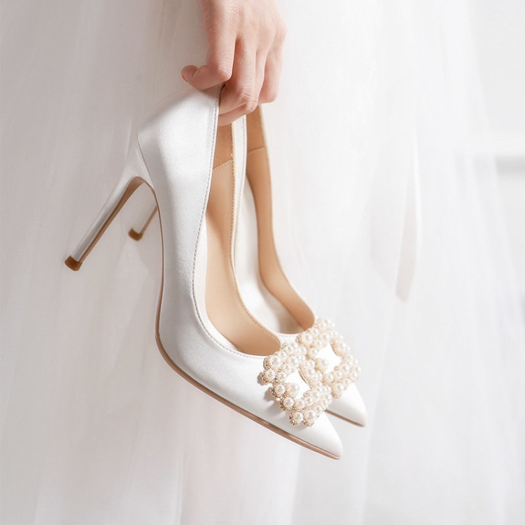 Wholesale 2022 Pearl Pointed-toe Red High Heel Pumps Women's Stiletto Heel White Main Wedding Dress Bridal Wedding Shoes