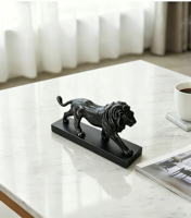 Statues de lion en résine noire en gros, pièces d'art décoratives pour la maison et les bureaux
