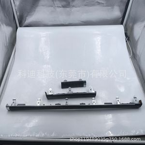 Kit de molduras para el tablero de Toyota Land Cruiser 200 LC200 2008-2011, material ABS con cinta adhesiva o tornillos para instalación - Product Image 2