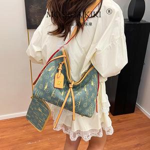 Nouveau 2026 – Sac à main de luxe de marque célèbre Monica Qiqi, style rétro en jean vieilli, motif floral européen, fermeture éclair simple, luxe léger - Product Image 3