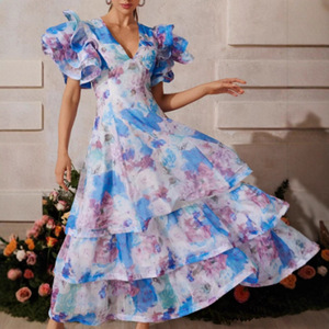 Elegante Vestido de Noche Largo con Estampado Floral, Cuello en V, Mangas con Volantes y Cintura Imperio - Product Image 4