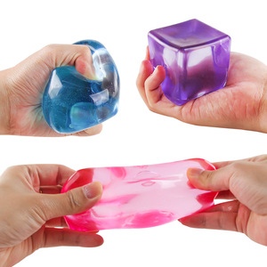 Jouets sensoriels flocon de neige de Noël, balles sensorielles à presser, jouets moelleux en forme de cube de glace, cube anti-stress carré pour soulager le stress - Product Image 5