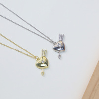 Collier pendentif en laiton plaqué or 18 carats avec zircon en forme de cœur et de flèche, cadeau romantique pour la Saint-Valentin pour les couples, vente en gros