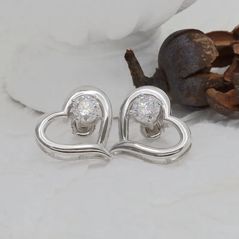 Paston đồ trang sức bán buôn thiết kế trái tim phong cách moissanite Bông tai 1CT DEF vvs Vòng moissanite silver925 Stud Bông tai dễ thương