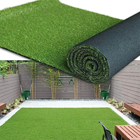 Tapis de gazon artificiel vert résistant aux UV de qualité personnalisée, gazon en plastique léger pour la décoration de la pelouse et l'aménagement paysager