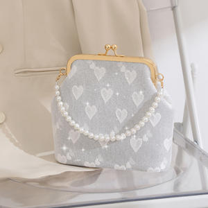 时尚女式休闲马鞍手提袋耐用涤纶衬里刺绣装饰单带便携盖沙滩 - Product Image 3