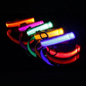 Collar de perro LED de patrón sólido con <span class=keywords><strong>material</strong></span> de nailon, collares intermitentes para mascotas para mantener a su perro seguro, viene con baterías - Product Image 6