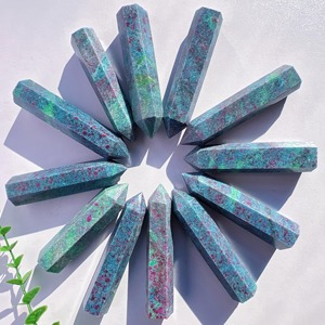 Torre de Cristal de Piedra Natural Pulida de Estilo Bohemio con Rubí en Punta de Cianita para Decoración del Hogar Única y Regalos Navideños - Product Image 2