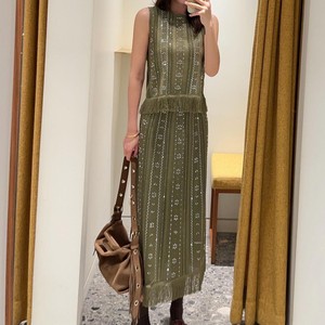 Completo Estivo 2026: Top Lavorato a Maglia con Strass Floreali e Orlo a Nappe + Gonna Midi a Vita Alta - Product Image 2