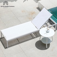 Chaise longue en aluminium moderne pour cour de villa, pliable, rembourrée, imperméable, pour la plage et la piscine, détente