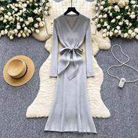Robe décontractée élégante pour femme, col en V, manches longues, tricotée, taille à nouer, coupe trapèze, longueur midi, pour le quotidien
